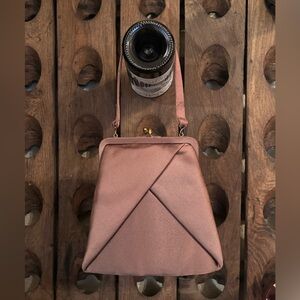 1960s Beau Sac Kiss Lock Clutch - Champagne Color